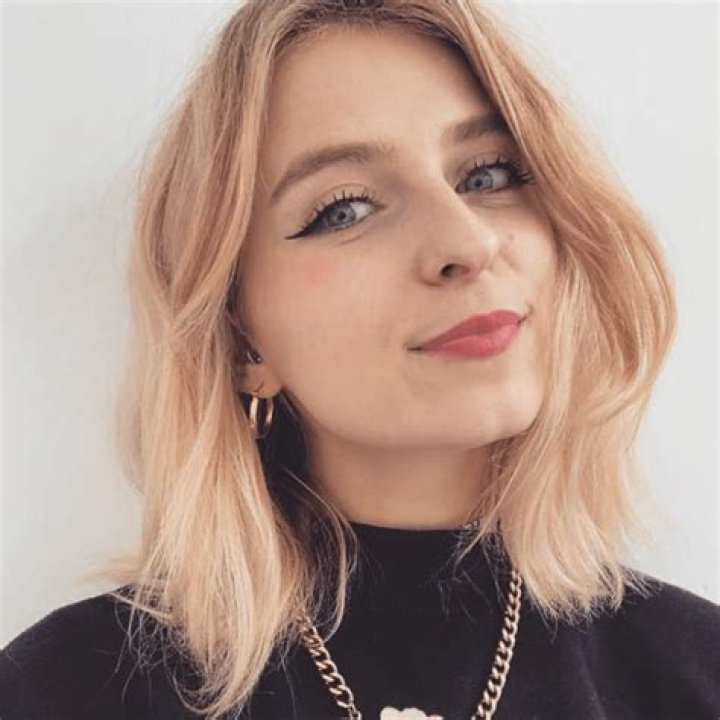 Abby Robinson Biography, age, Brad Miller wife, children, Instagram