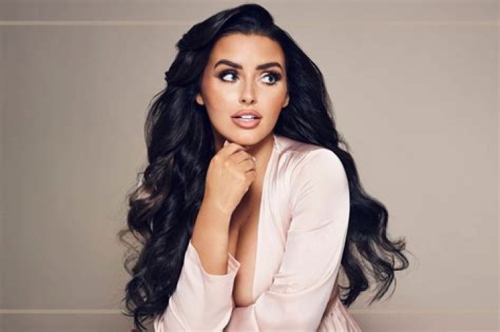 Abigail Ratchford Wiki, Details, Income, Relationship & More