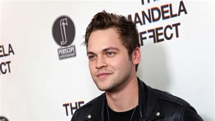 Alexander Calvert – Biography, Parents, Age, Height, Movies and TV Shows