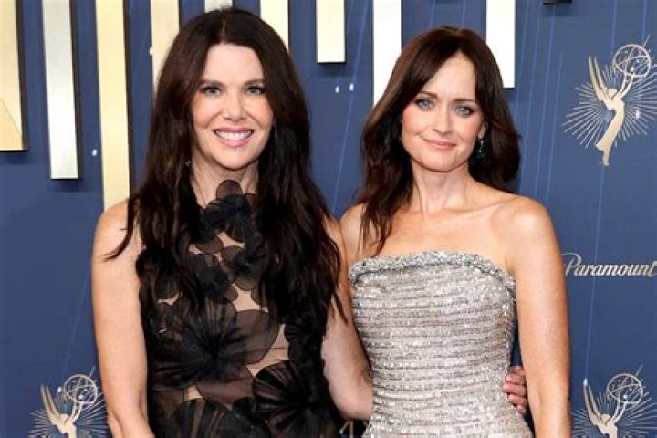 Who Alexis Bledel's son and his name?