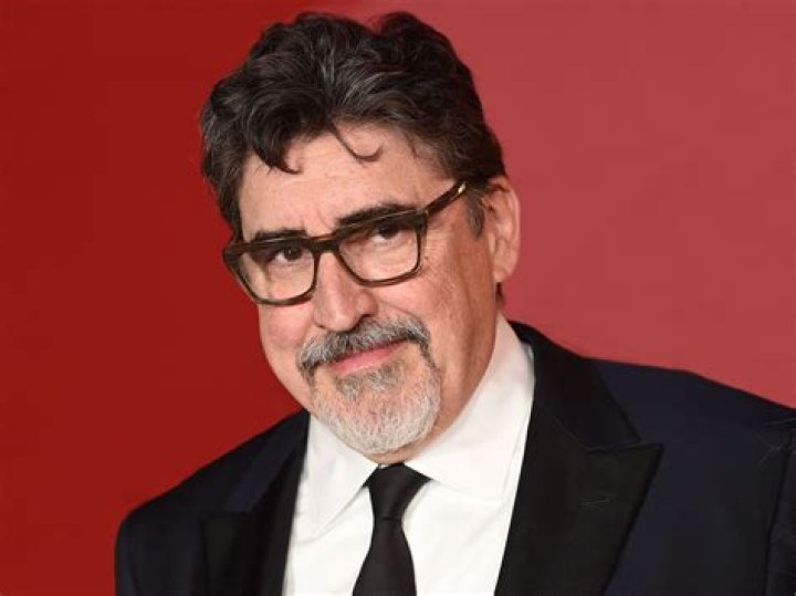 Alfred Molina Biography - Facts, Childhood, Family Life & Achievements