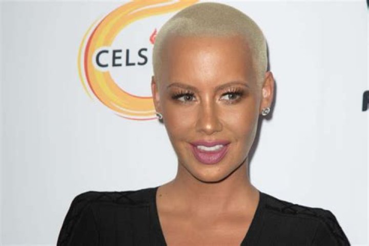 Amber Rose Slams Toxic Friends On Instagram – Claims Her Friends Slept With Her BFs Behind Her Back