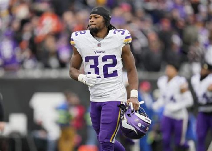 Andrew Booth Jr. age, height, ethnicity, family, college, 40 time, draft, trade, net worth, Instagram