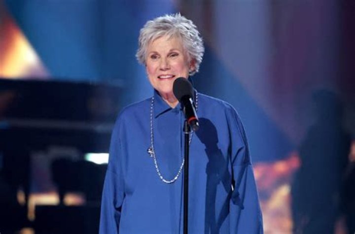 Anne Murray Biography - Facts, Childhood, Family Life & Achievements