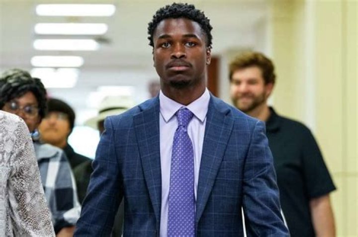 Antonio Armstrong Jr Wiki, Age, Girlfriend, Wife, Sister, Parents, Height & More