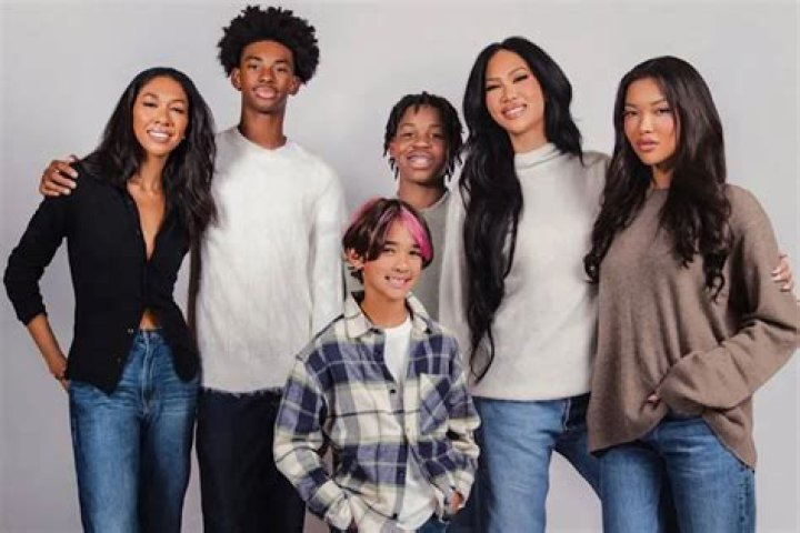 Aoki Lee Simmons family, boyfriend, parents, siblings