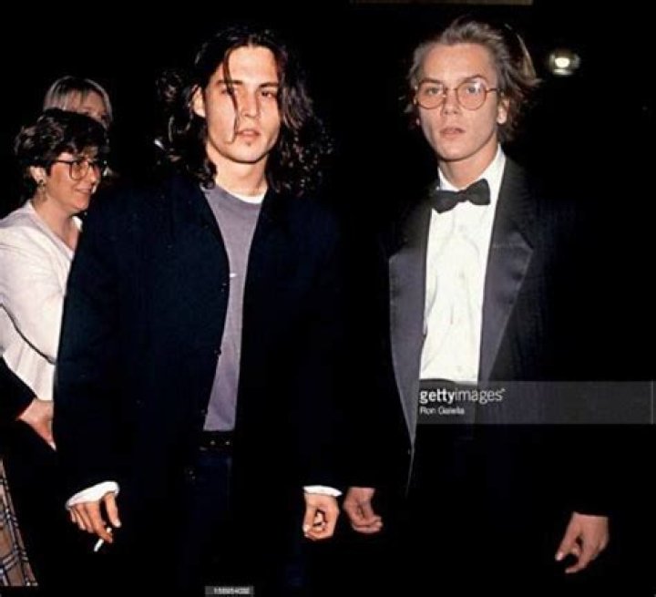 Are Johnny Depp and Joaquin Phoenix friends?