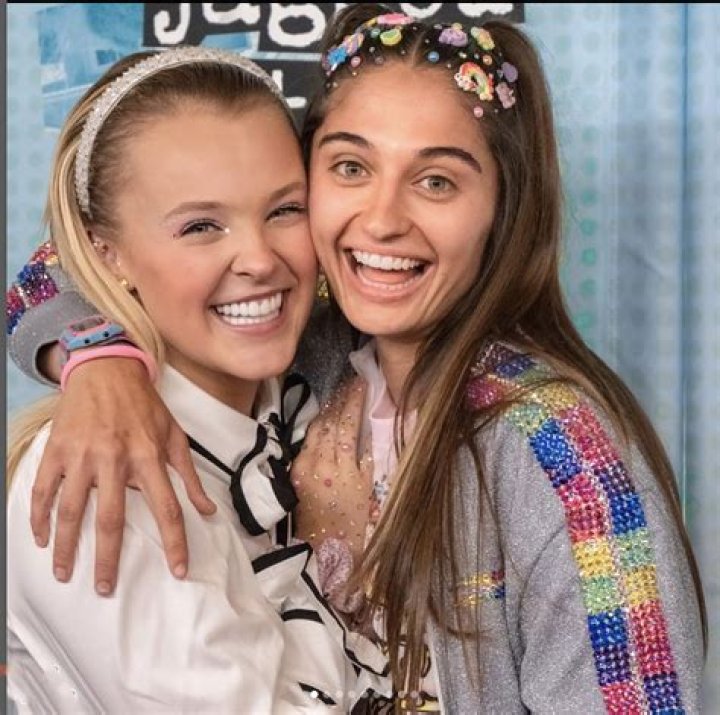 Avery Cyrus Wiki, Age, Girlfriend, Boyfriend, Height, Parents, Net Worth & More