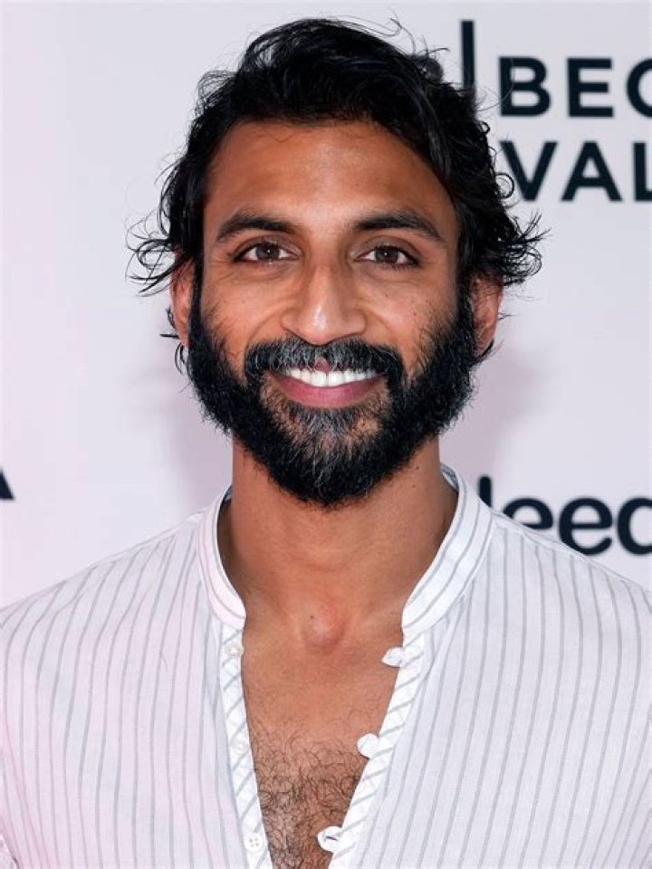 Avi Nash Wiki, Age, Wife, Net Worth, Height & Movies