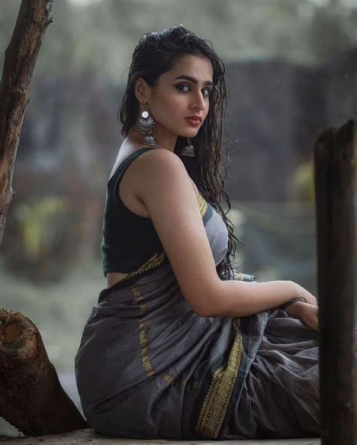 Ayesha Khan Wiki, Age, Boyfriend, Net Worth, Height & More