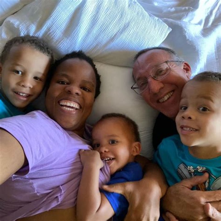 Hudson-Odoi's father age, wife, children, net worth