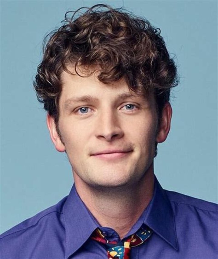 Brett Dier Biography - Facts, Childhood, Family Life & Achievements