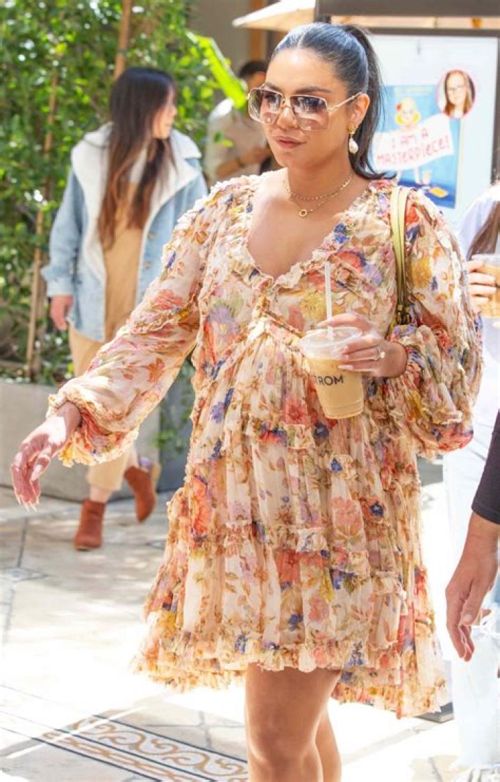 Cassie Shows Off Her Baby Bump On Her Birthday And Fans Say She Deserves This