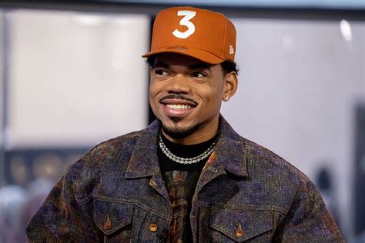 Chance The Rapper Biography - Facts, Childhood, Family Life & Achievements