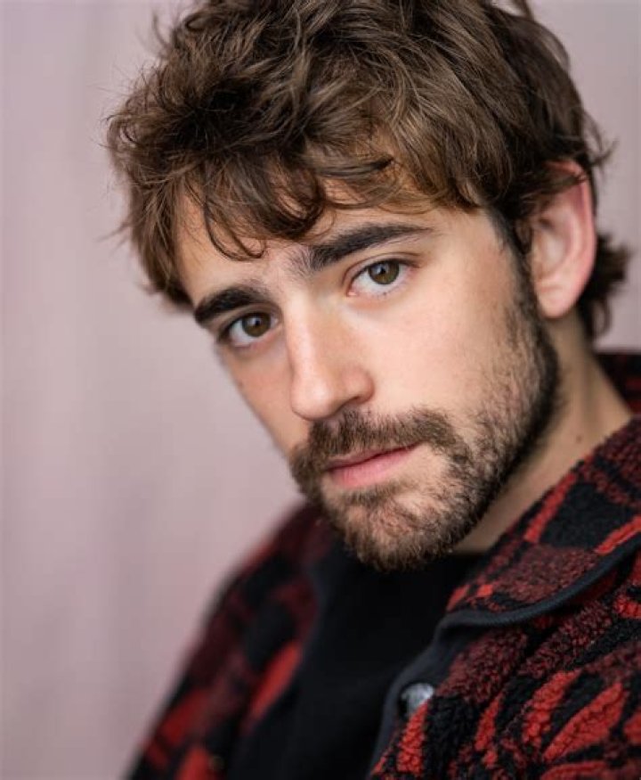 Charlie Rowe Wiki, Age, Girlfriend, Net Worth, Mother, Father, Height & More