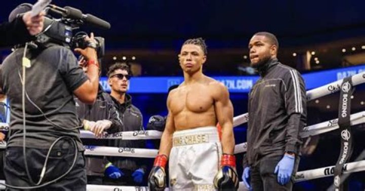 Chase DeMoor Wiki, Height, Family, Age & Girlfriend