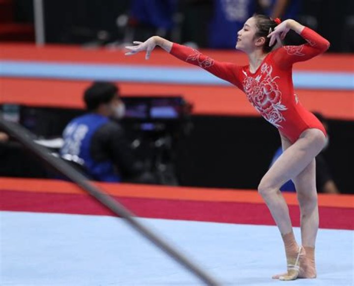 Famous Chinese Female Gymnasts