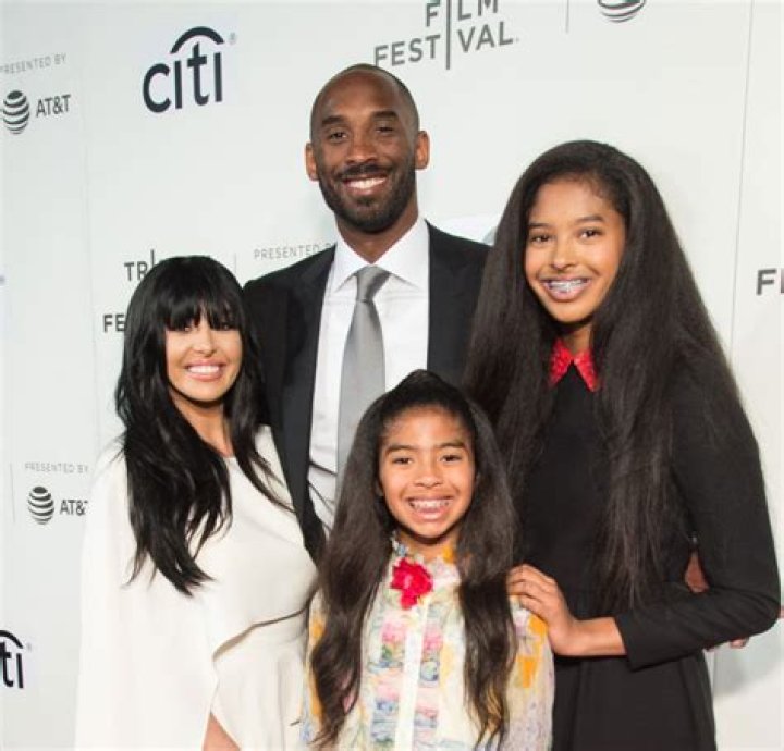 Chris Nunez – Biography, Married, Wife, Daughter, Age, Net Worth, Height