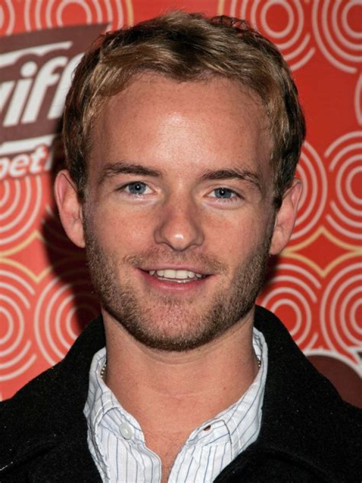 Christopher Masterson Biography - Facts, Childhood, Family Life & Achievements