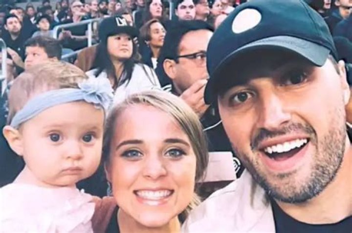 Counting On – Jeremy Vuolo Gushes Over Pregnant Wife Jinger Duggar In New Instagram Post