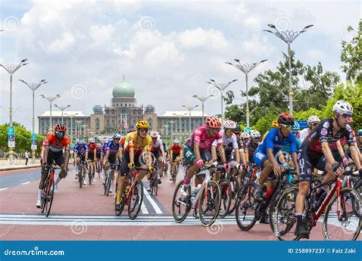 List of Famous Cyclists - Biographies, Timelines, Trivia & Life History