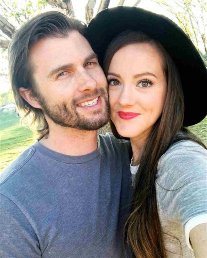 Dan Fowlks Wife Chantelle Fowlks Is An Internet Celebrity On Her Own