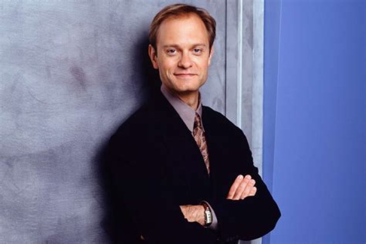 David Hyde Pierce Biography - Facts, Childhood, Family Life & Achievements