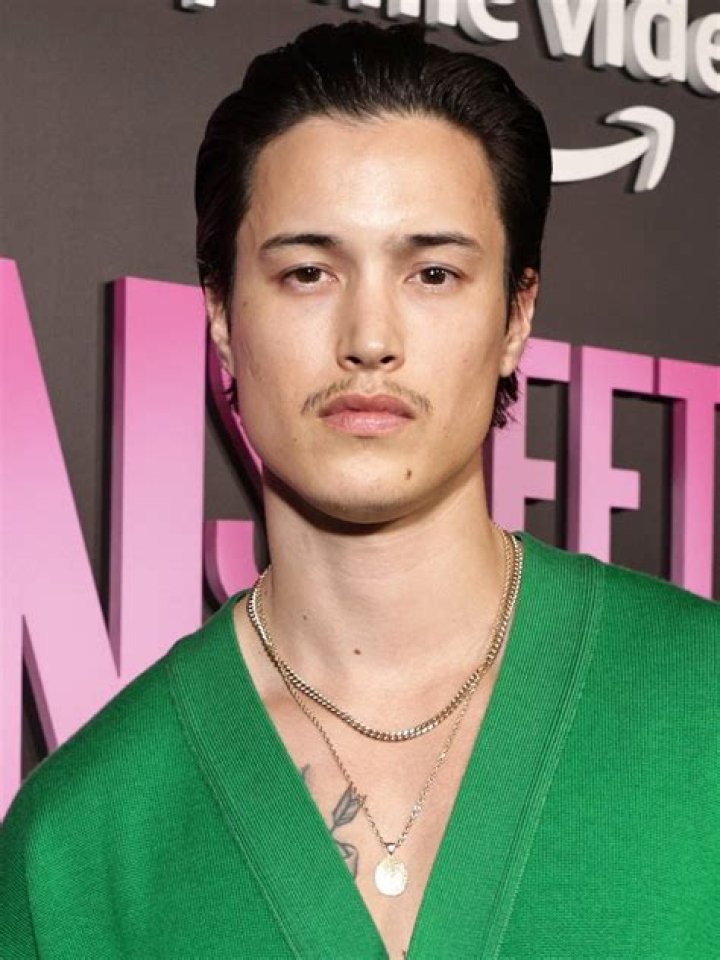 Derek Luh Biography – Facts, Childhood, Family Life of Singer-songwriter