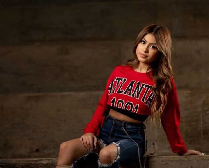 Desiree Montoya - Bio, Facts, Family Life of Instagram Star