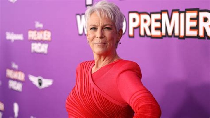 Did Jamie Lee Curtis play guitar in You Again? – Celebrity