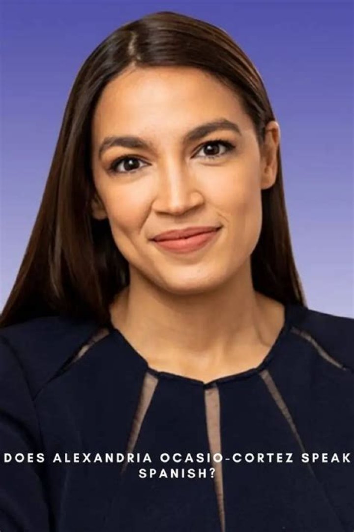 Does Alexandria Ocasio-Cortez speak Spanish? How many languages can AOC speak?