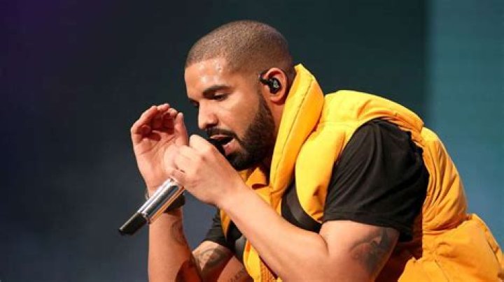 Drake Turns 34-Years-Old And Fans Put Him On Blast For His Birthday Menu – Mac ‘N’ Cheese With Raisins?