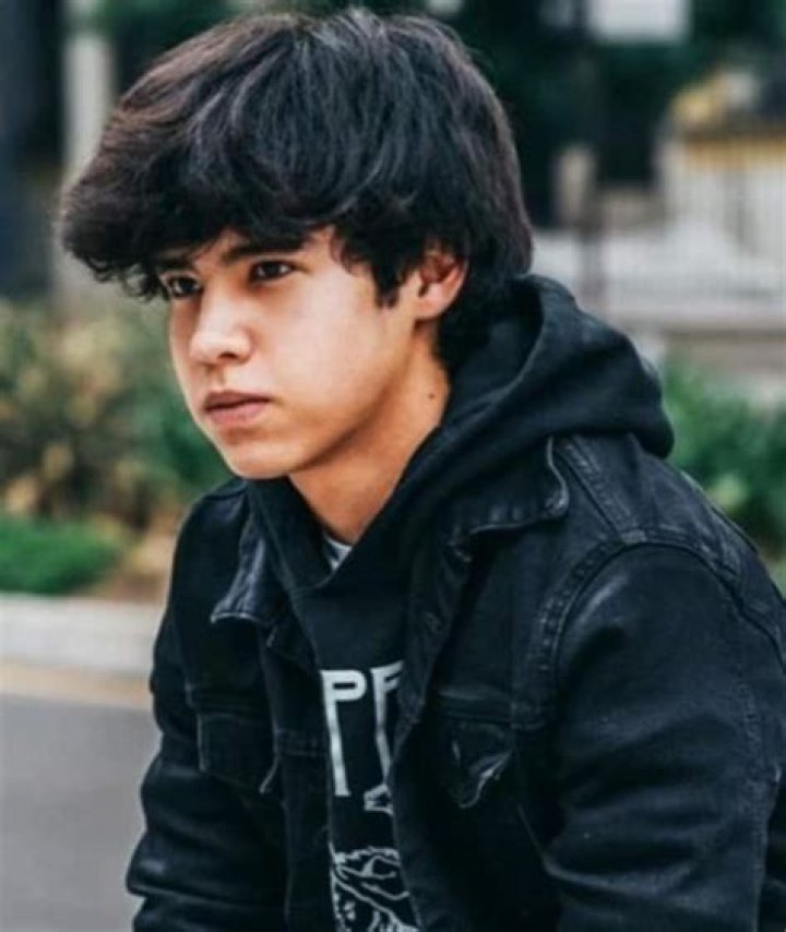 Eduardo Minett Wiki, Age, Height, Girlfriend & Parents
