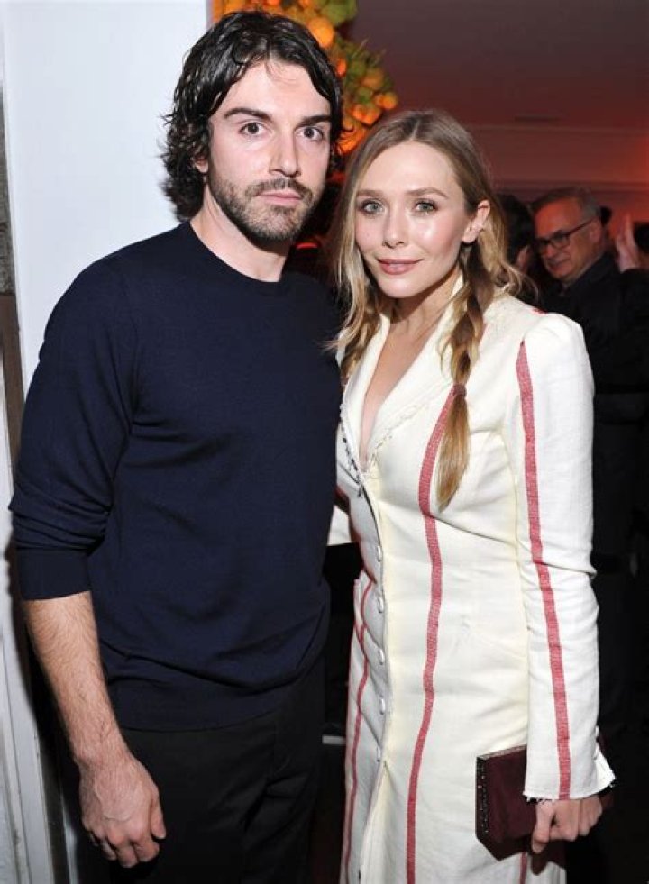 Elizabeth Olsen And Rocker Boyfriend Robbie Arnett Are Officially Engaged