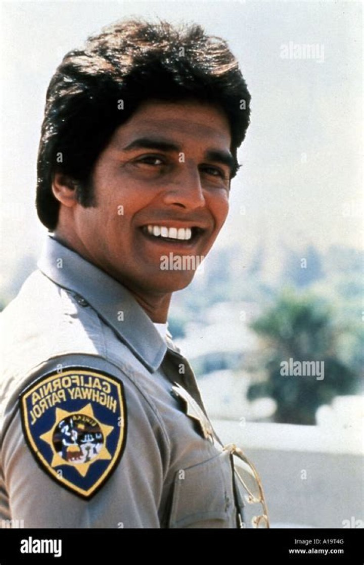 Erik Estrada Biography - Facts, Childhood, Family Life & Achievements