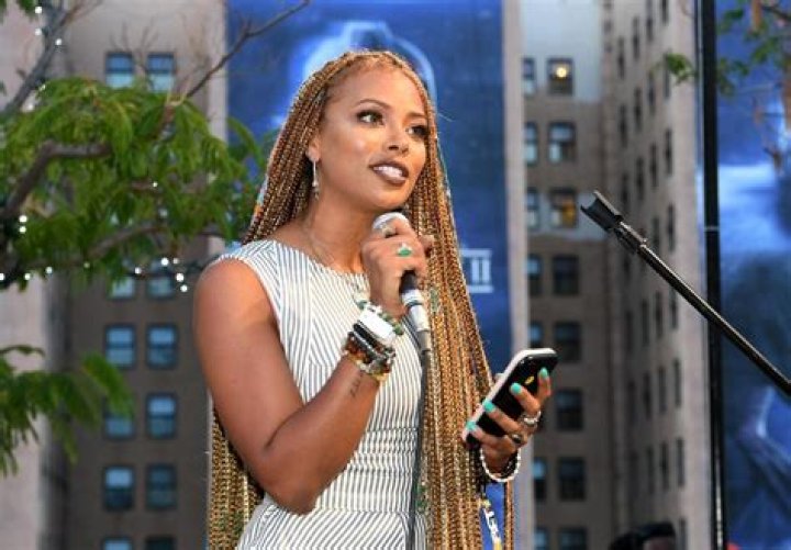 Eva Marcille’s Fans Are Sad To See So Many Fake Friendships On RHOA