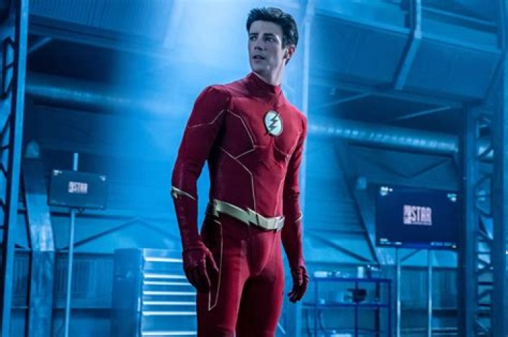 Grant Gustin Teases His Beefy Transformation For The Flash Season 7 In New Workout Pics