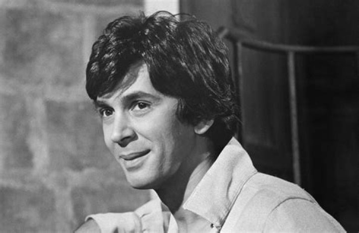 Frank Langella Biography - Facts, Childhood, Family Life & Achievements