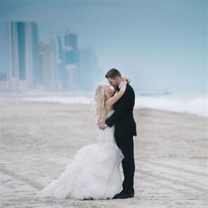 Freddie Freeman and Chelsea Freeman wedding photos