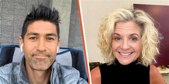 Glennon Doyle Melton Biography - Facts, Childhood, Family Life & Achievements