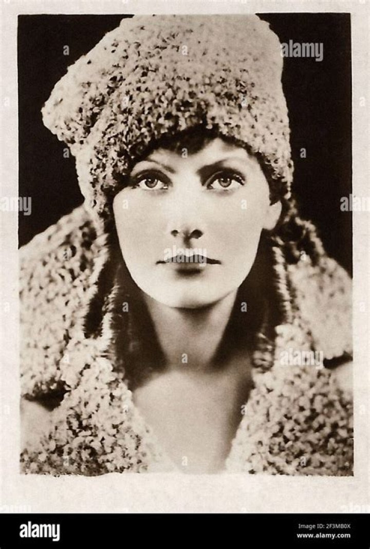 Greta Garbo Biography - Facts, Childhood, Family Life & Achievements
