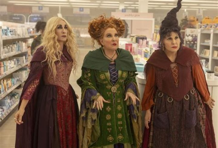 How does ‘Hocus Pocus 2’s Gilbert connect to the original movie?