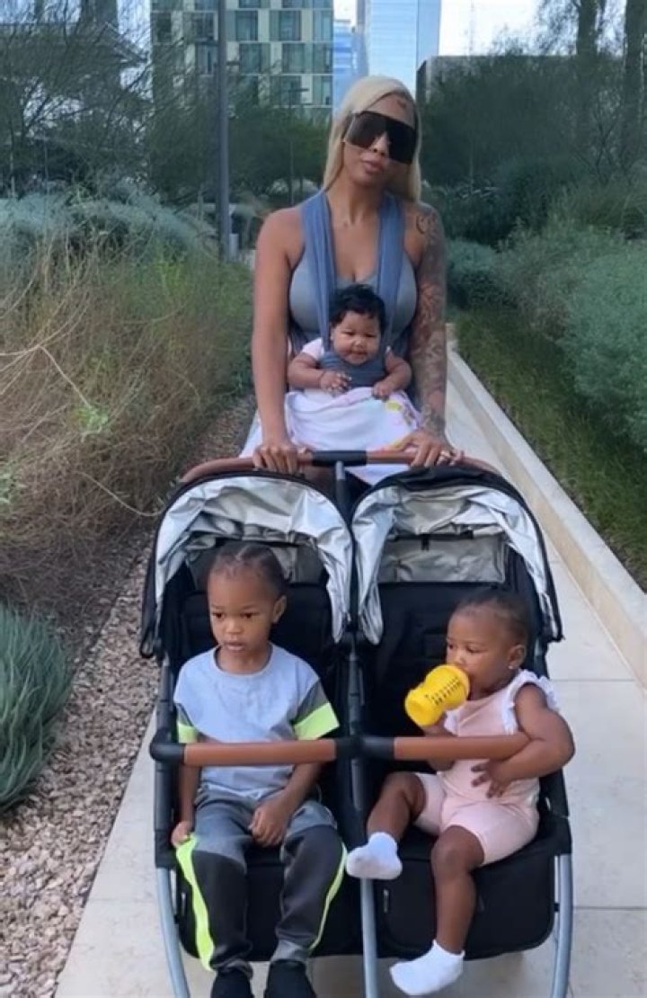 How Many Kids Does Bambi Have? – Celebrity