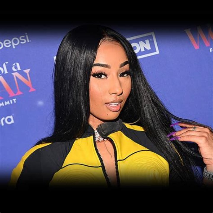 How many languages does Rubi Rose speak? Here are all the four foreign languages she speaks