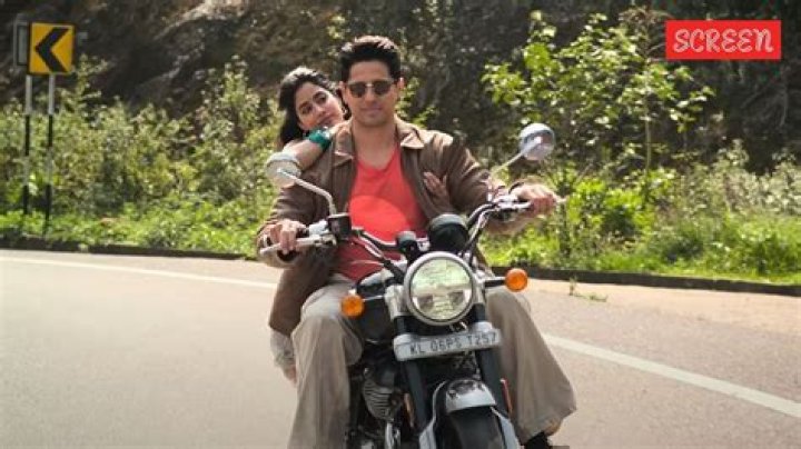 
How Much Money Does Siddharth Malhotra Make? Latest Income Salary
