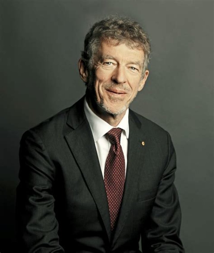 Ian Frazer Biography - Childhood, Life Achievements & Timeline