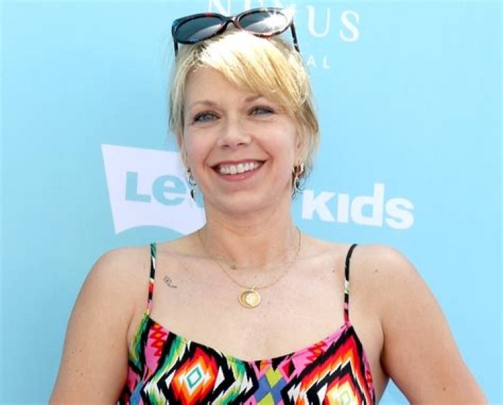 It's Always Sunny in Philadelphia Star Mary Elizabeth Ellis Shares Swimsuit Photo From Iceland