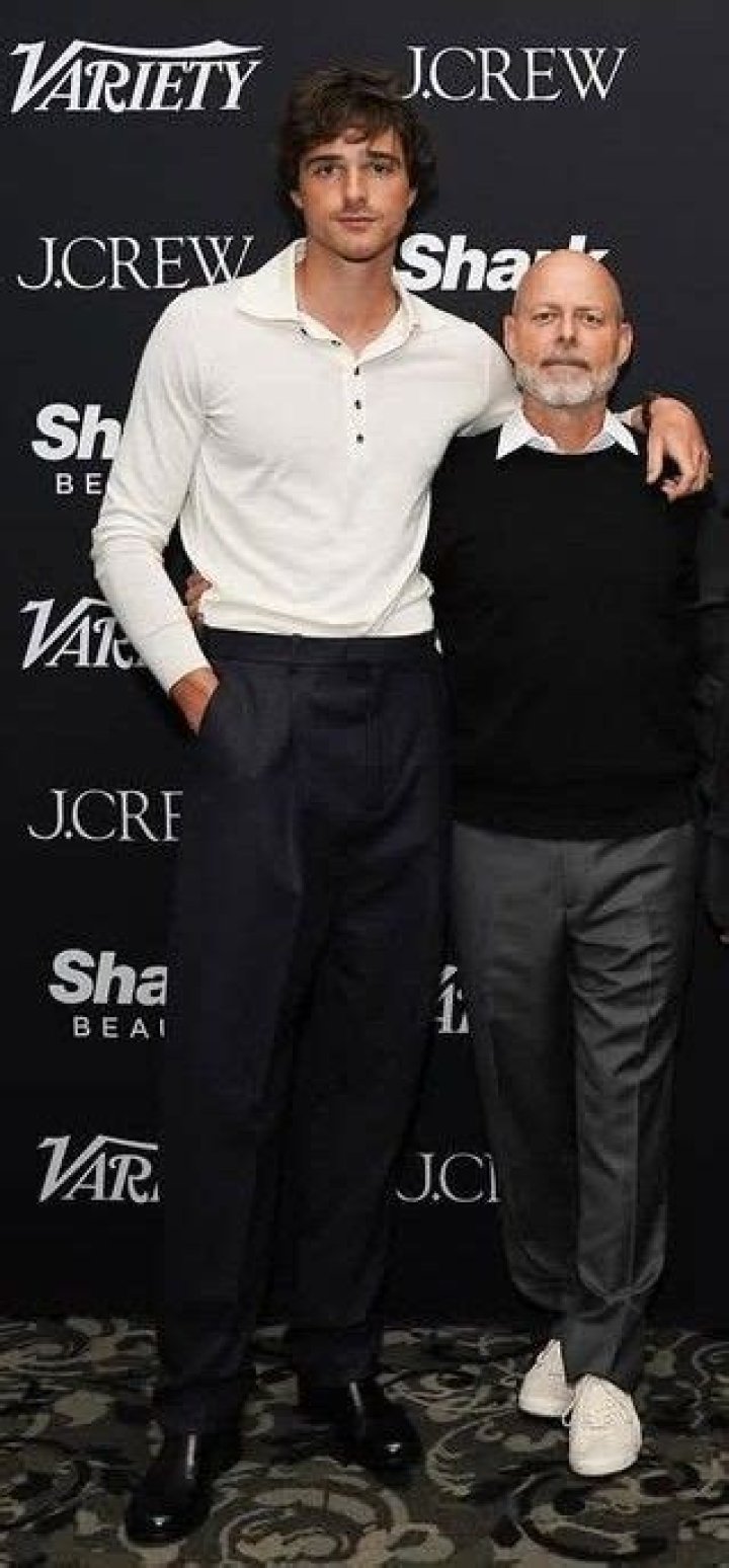 Jacob Elordi Body Measurements Height Weight Age Vital Stats Facts Bio Family