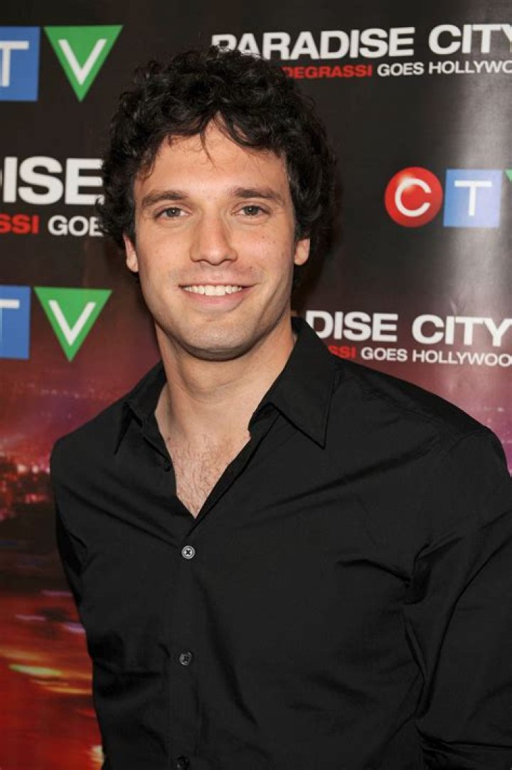 Jake Epstein Wiki, Wife, Age, Net Worth, Height, Parents & More