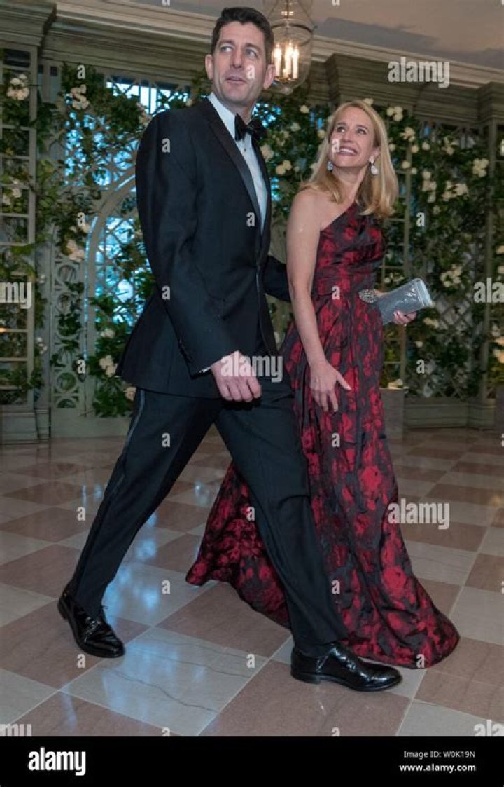 Janna Ryan Biography - Facts, Childhood, Family Life & Achievements